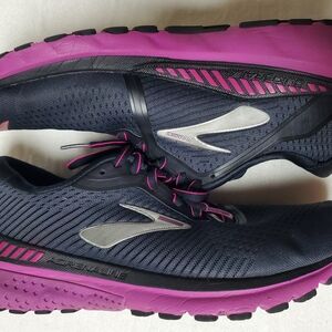 Brooks Women's Running Shoes - Black and Pink